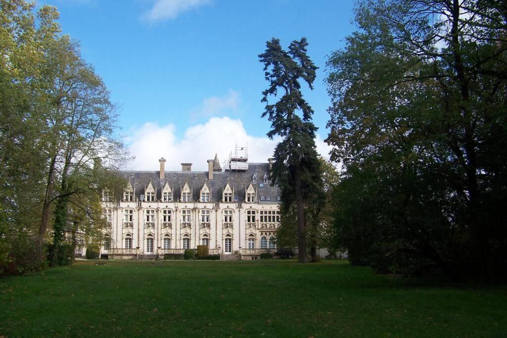 Charmant Studio Au Calme Tout Confort Dans Chateau Neo Gothique Proche Zenith Comet Orleans Parking Voiture Gratuit Wifi Haut Debit Rue Des Montees ภายนอก รูปภาพ